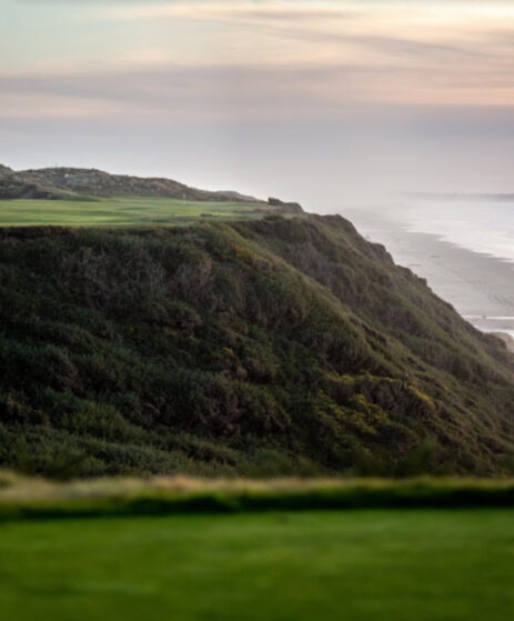 Bandon Dunes cliffs overlooking the ocean